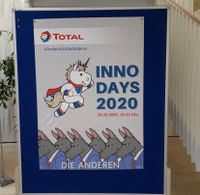 Maskottchen TOTAL Inno Days 2020 Aufsteller I